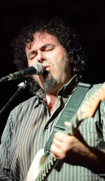 Claudio Maffei canta